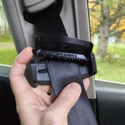 Seat belt clip
